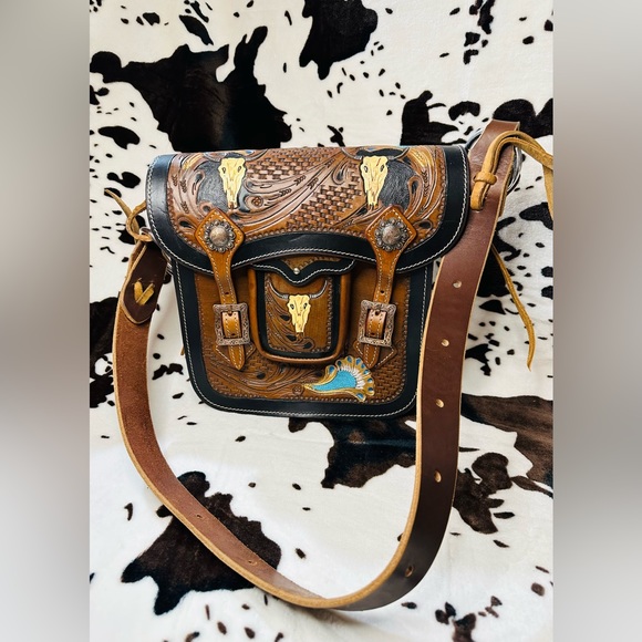 “Longhorn”                    This is a purse that is made from a saddle bag - Picture 2 of 5